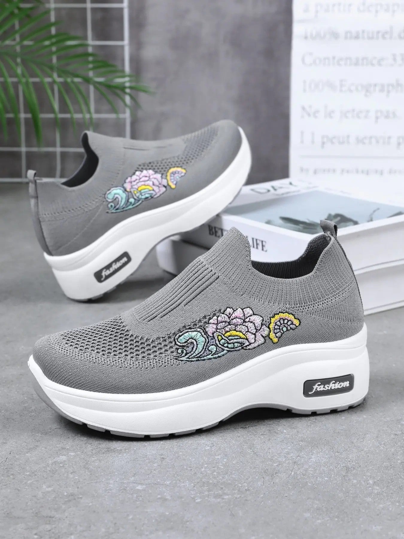 Women's PU Slip-On Walking Shoes image 1