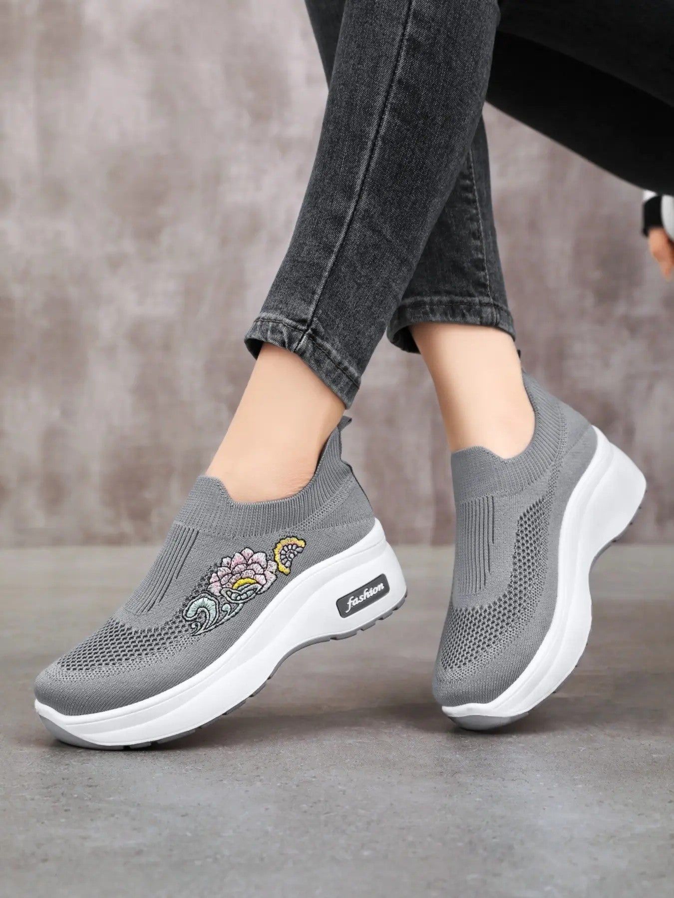Women's PU Slip-On Walking Shoes image 9
